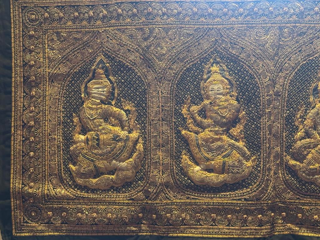 Thais wandkleed, Enlèvement ou Envoi