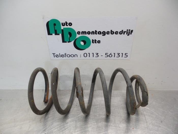 Schroefveer achter van een Kia Sorento (Sorento 03-), -, -, Ophalen of Verzenden, -