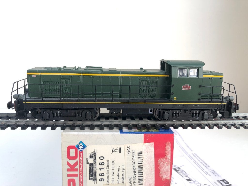 PIKO 96160 SNCF LOCOMOTIVE DIESEL 040DE967 EP III HO, Hobby & Loisirs créatifs, Analogique, Piko, Courant continu, Locomotive