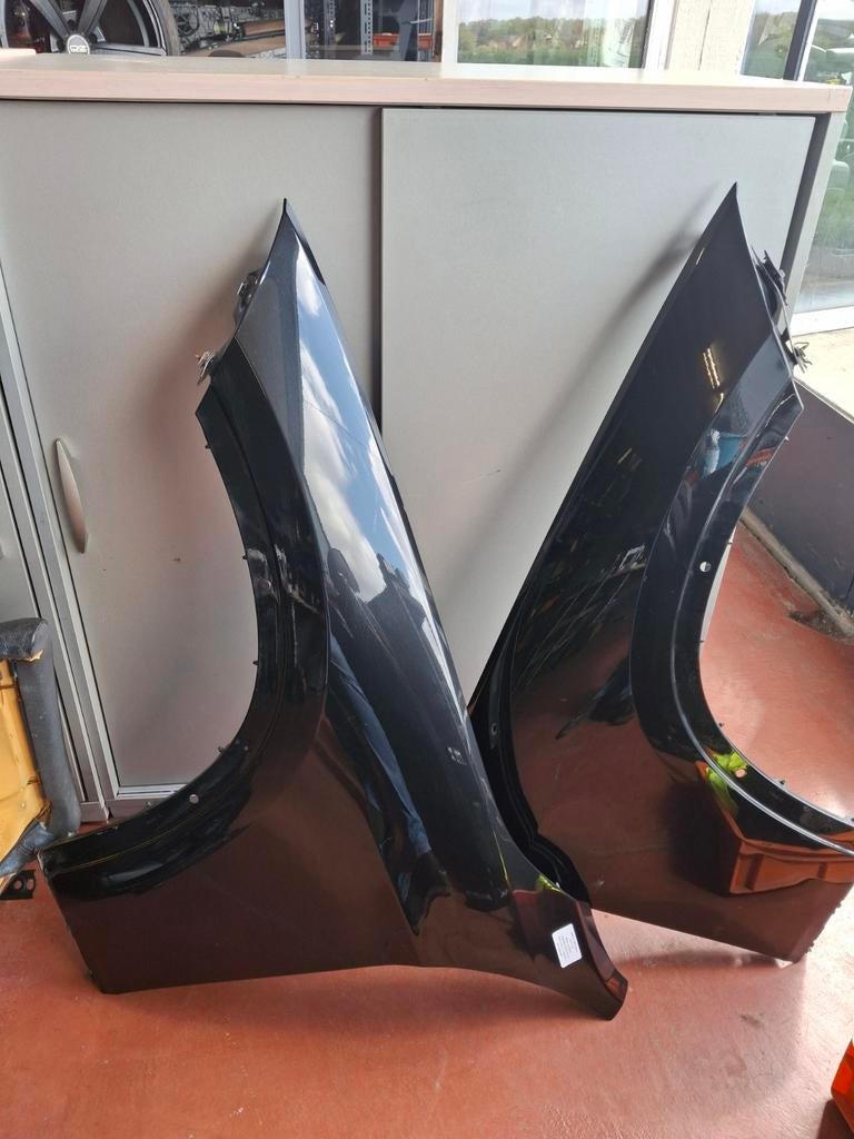 Voorspatbord rechts of links BMW X1 E84 kleuren 475 zwart, Voor, Mini