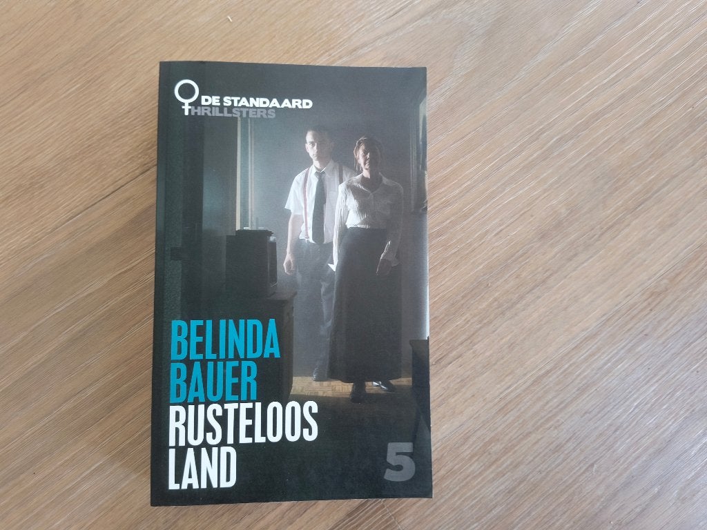 Rusteloos land (Belinda Bauer) thriller, Ophalen