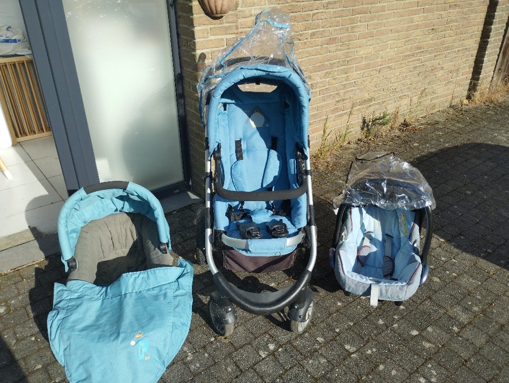 Poussette complète de marque Périclès, Enfants & Bébés, Poussettes & Combinaisons, Utilisé, Poussette combi, Autres marques, Pneus