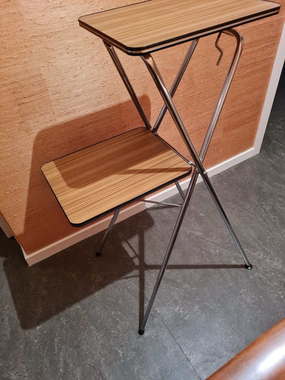 Statief om projector op te zetten en projectiescherm, Audio, Tv en Foto, Ophalen, Zo goed als nieuw, Met scherm