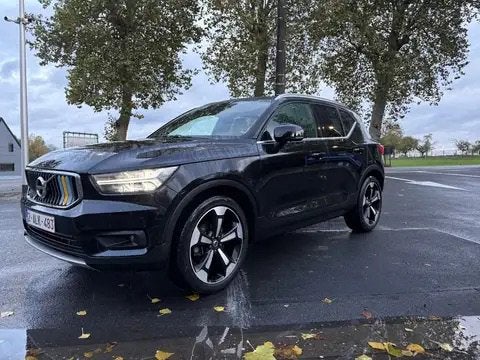Volvo xc40 MET DAKRAILS EN DAKKOFFER, Auto's, Automaat, Zwart, Zwart, Leder