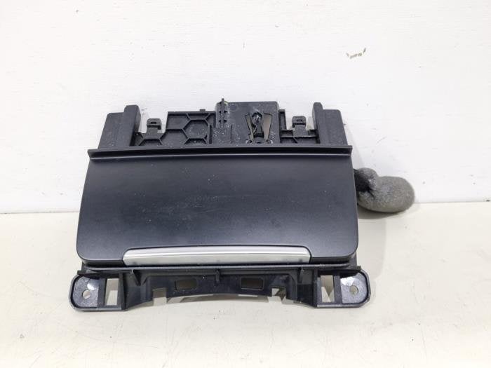Cendrier avant d'un Audi A4, -, 3 mois de garantie, Audi, Utilisé
