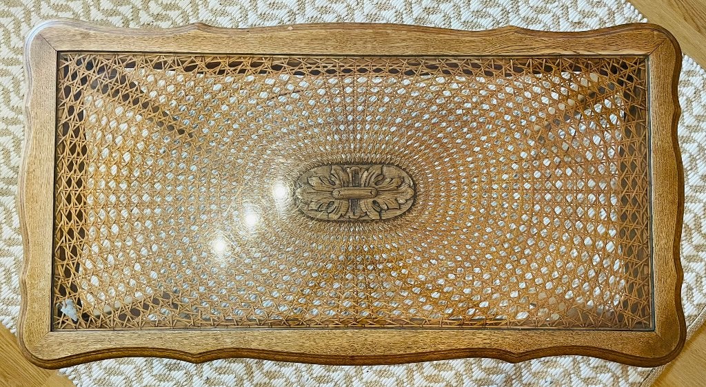 Elegante antieke tafel van hout en rotan, Ophalen