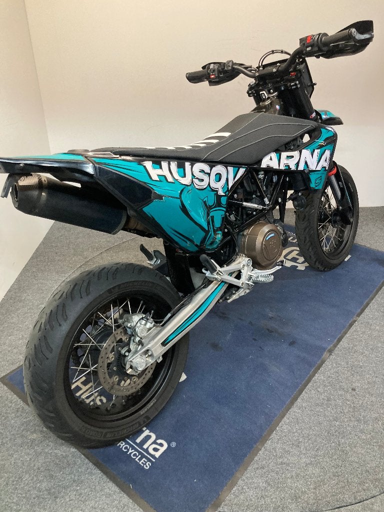 Husqvarna 701 Supermoto MY'23 ref. LS 3391, Motoren, 700 cc, Occasion, Motorrijbewijs A, Bedrijf