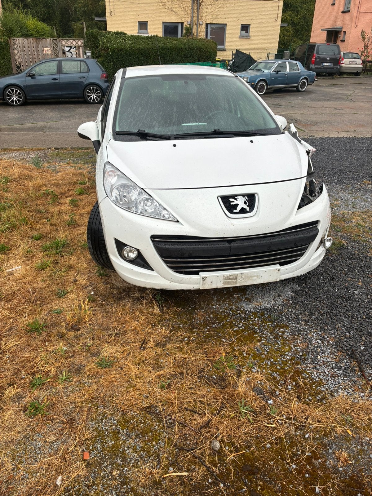Je vends ma voiture depuis des jours. J'ai été choqué par, Autos, Euro 5, Achat, 4 portes, Entreprise