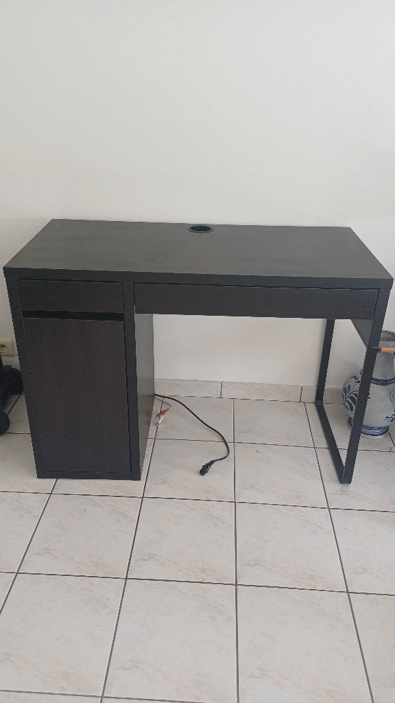 Bureau noir/brun ikea, 105 cm, Bureau d'ordinateur, 50 cm, Comme neuf