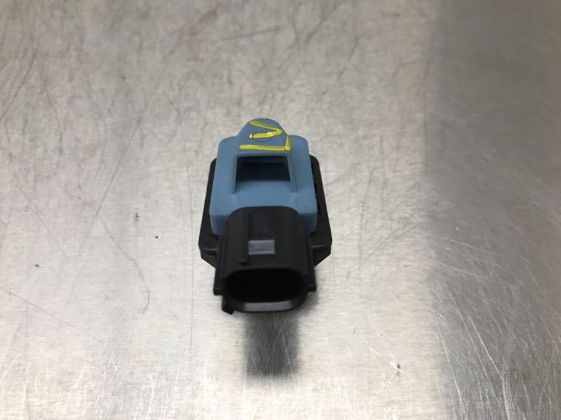 CAPTEUR AIRBAG Toyota Yaris IV (P21 / PA1 / PH1) (01-2020/-), Utilisé, Toyota