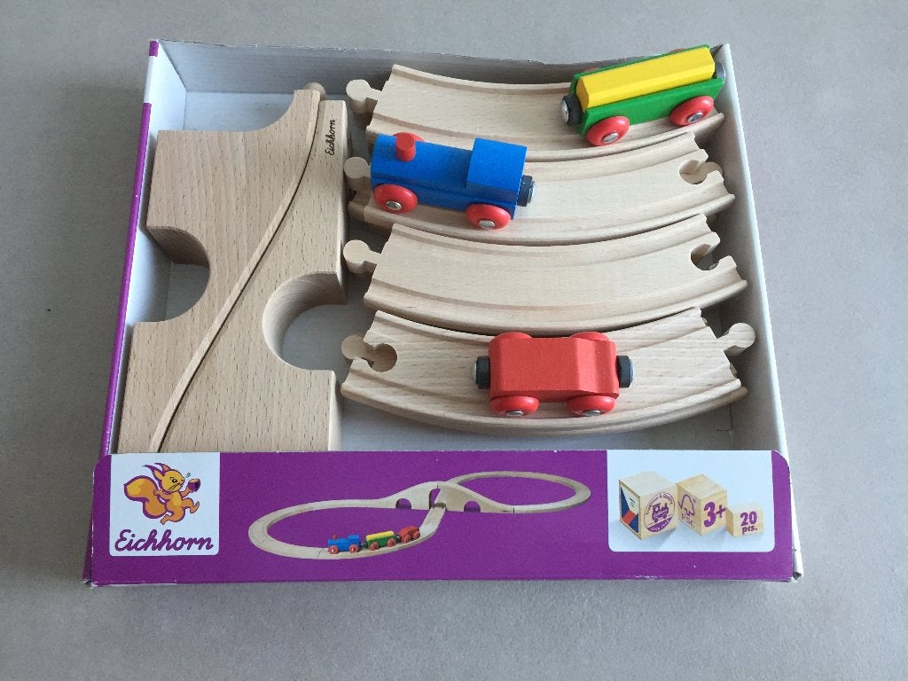 Houten speelgoed, Ophalen