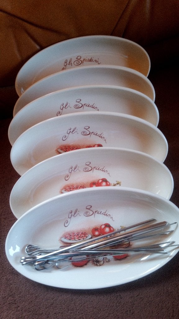 6 assiettes à brochettes + 12 pics, Jardin & Terrasse, Accessoires pour le barbecue, Comme neuf, Enlèvement ou Envoi