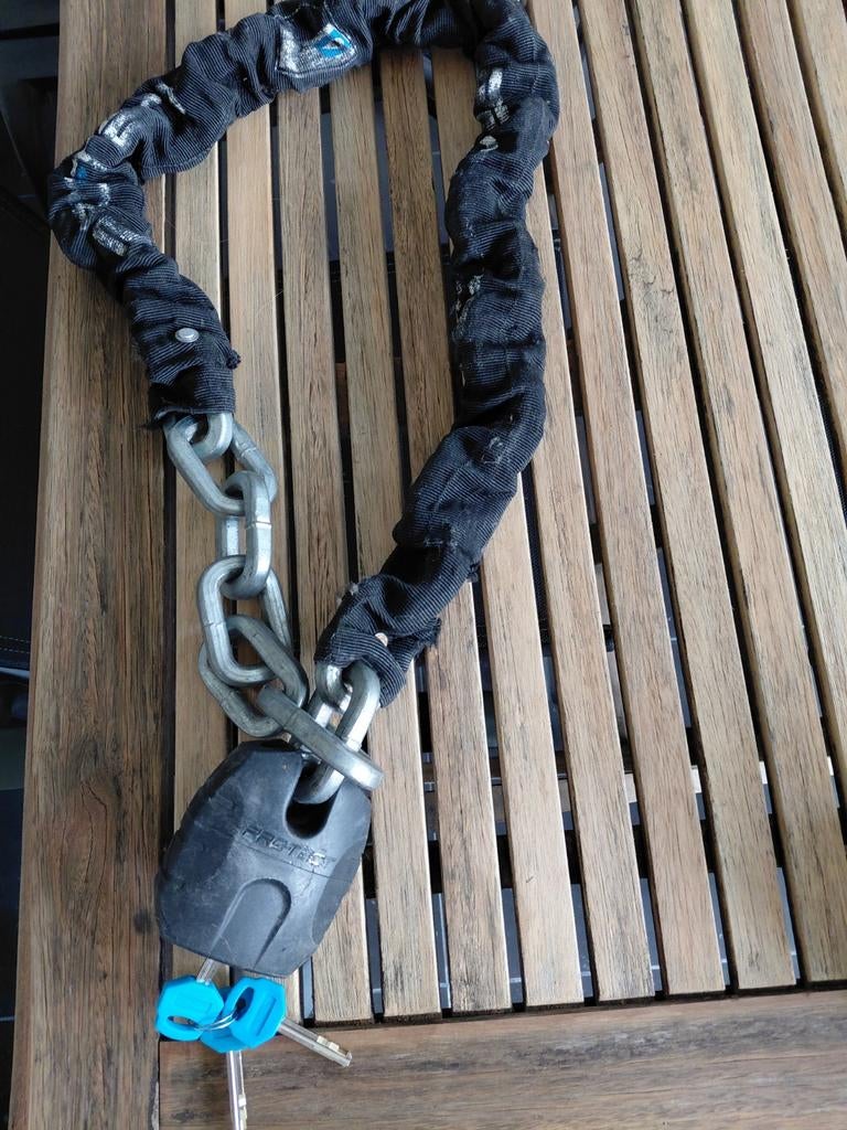 Stevig slot motor met 3 sleutels, Motoren, Ophalen