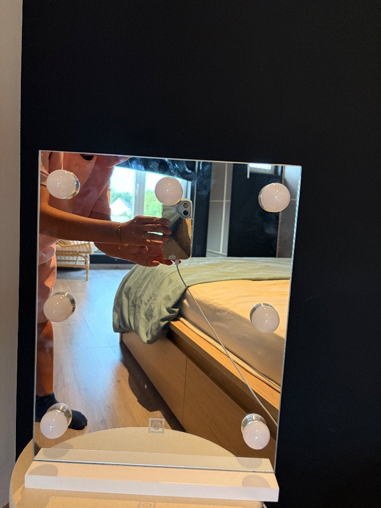 Lichtgevende make up spiegel, Ophalen, Zo goed als nieuw