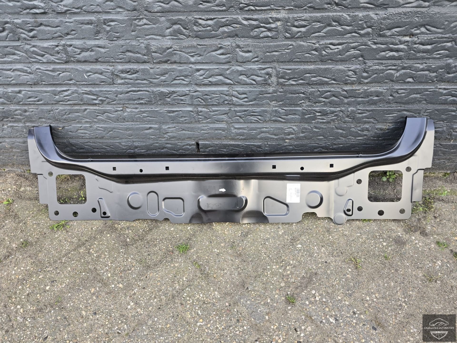 Panneau central neuf pour Audi A6 C8 4K Avant 4K9813307, Neuf, Arrière, AUDI AG, Auto-Union-Strasse 1
85045  Ingolstadt, DE