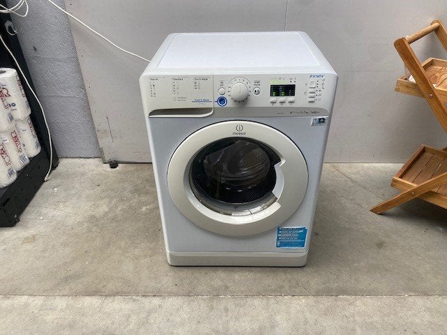 (16) Wasmachine Indisit 7 kg 1400 tr., Electroménager, Enlèvement, Utilisé, Chargeur frontal