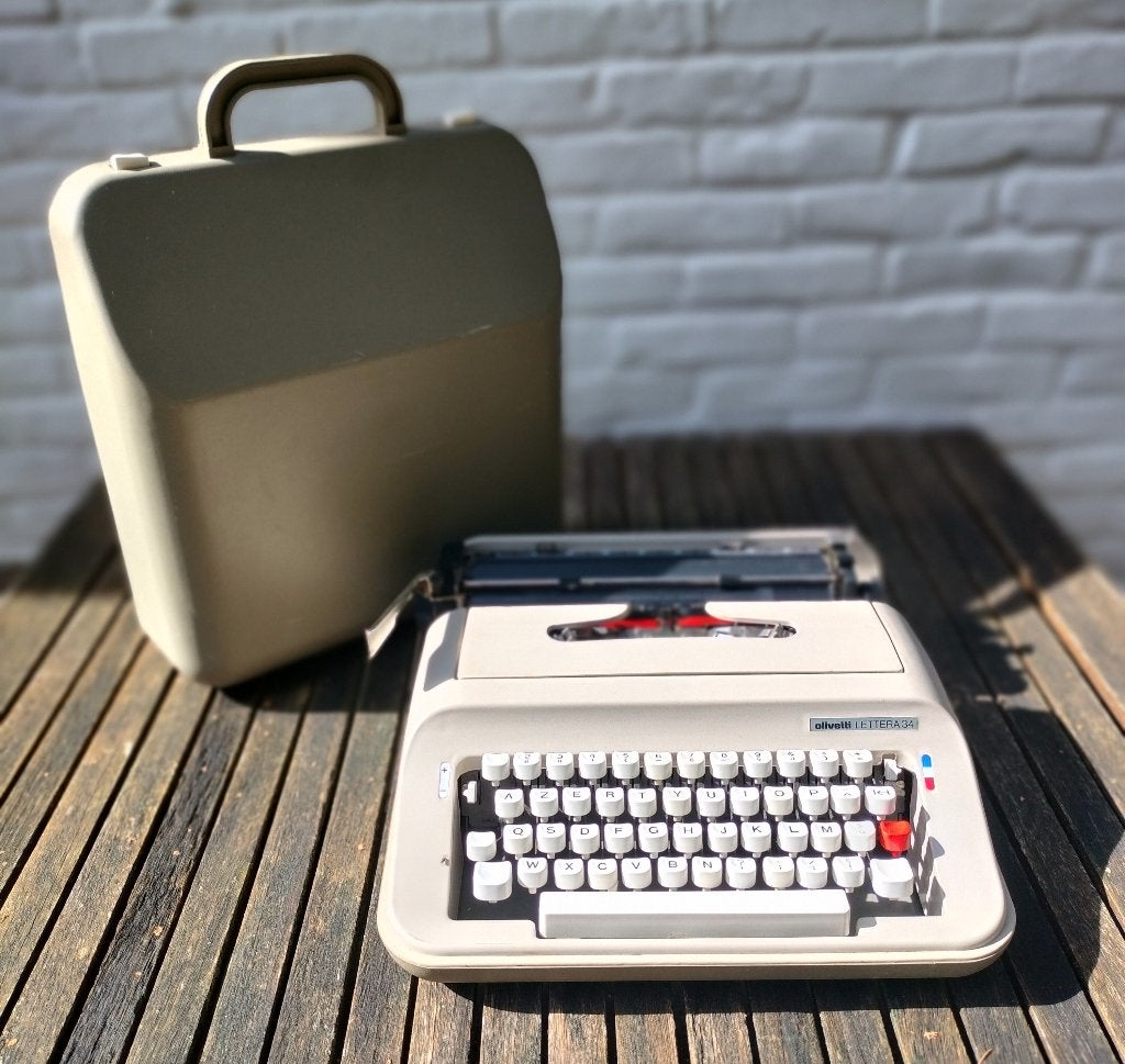 Typemachine Olivetti Lettera 34. Jaar 1977. AZERTY-klavier., Enlèvement ou Envoi, Utilisé