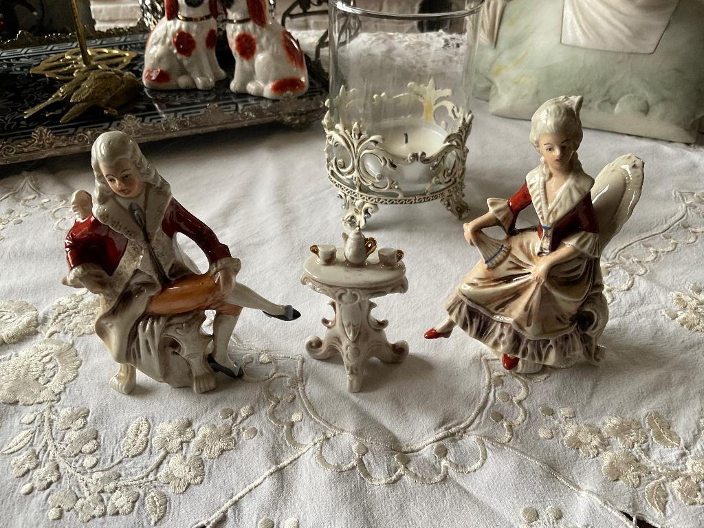 Duits porselein Rococo koppel met theetafel, Antiek en Kunst, Ophalen of Verzenden