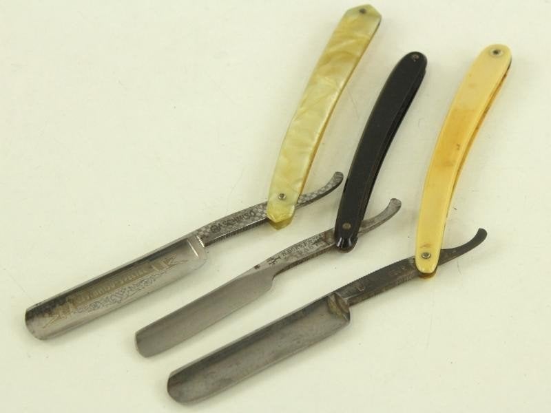 3 rasoirs droits vintage avec boîtes, Envoi