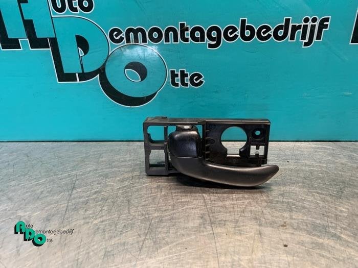 Poignée portière 4portes arrière gauche d'un Hyundai I10, -, 3 mois de garantie, Utilisé, Hyundai