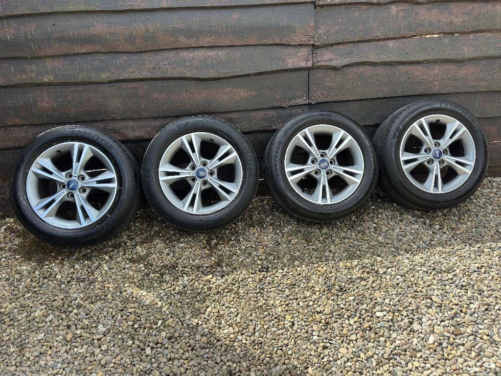 Ford Focus - velgen/banden - 215/55R16 - 93V, Ophalen, Band(en)