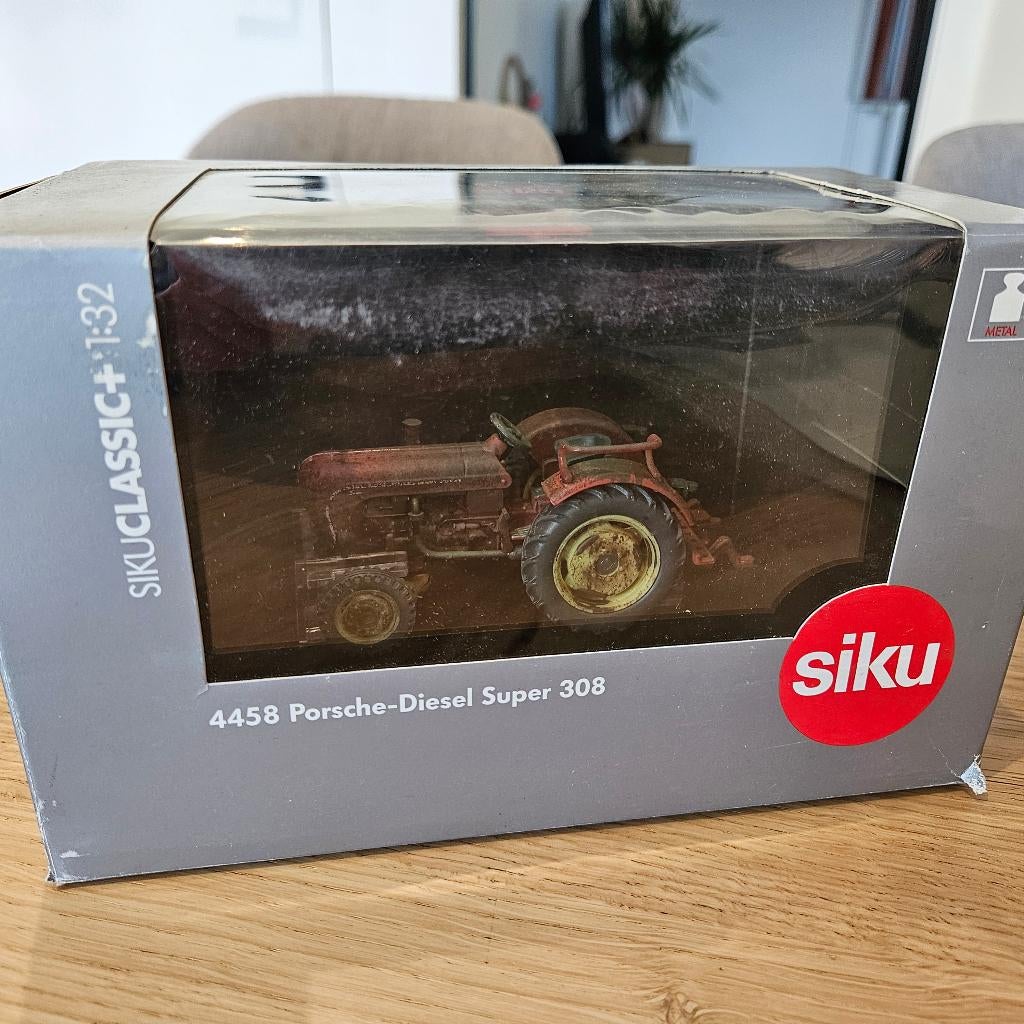 SIKU PORSCHE DIESEL DUPER 308 1/32, Hobby en Vrije tijd, Modelauto's | 1:43, Ophalen of Verzenden, Nieuw, Tractor of Landbouw
