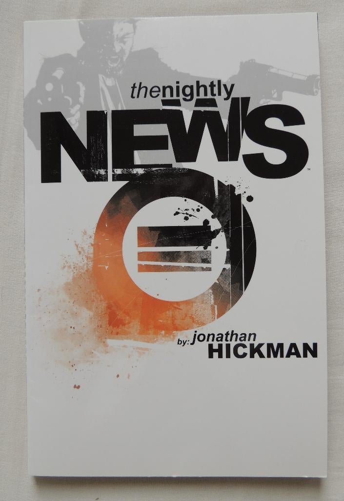 The Nightly News Integraal softcover, Boeken, Jonathan Hickman, Eén stripboek, Ophalen of Verzenden, Zo goed als nieuw