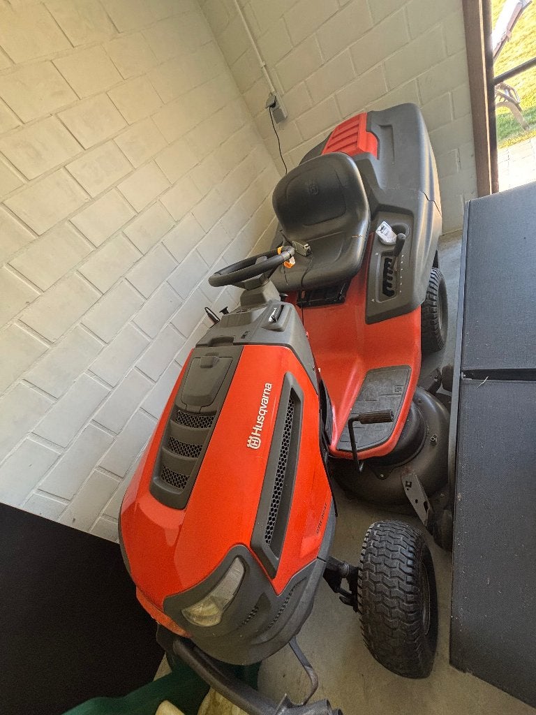 Zitmaaier husqvarna, Tuin en Terras, Zitmaaiers, Ophalen, Gebruikt, Opvangbak, Minder dan 90 cm
