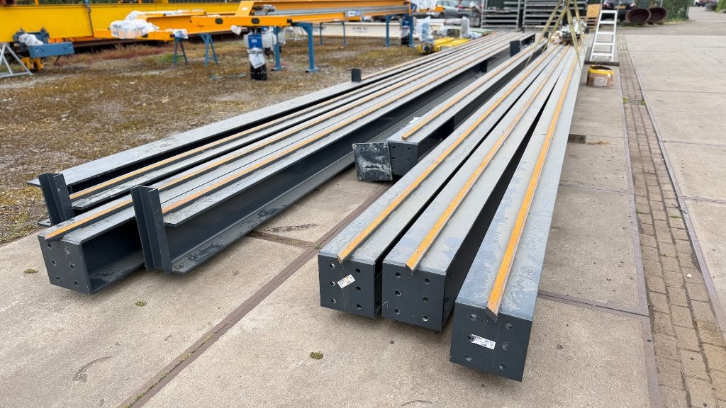 53,1 m HEB320 kraanbaan met 50x30 mm strip. Izgst, Doe-het-zelf en Bouw, Ophalen, Gebruikt, Handmatig