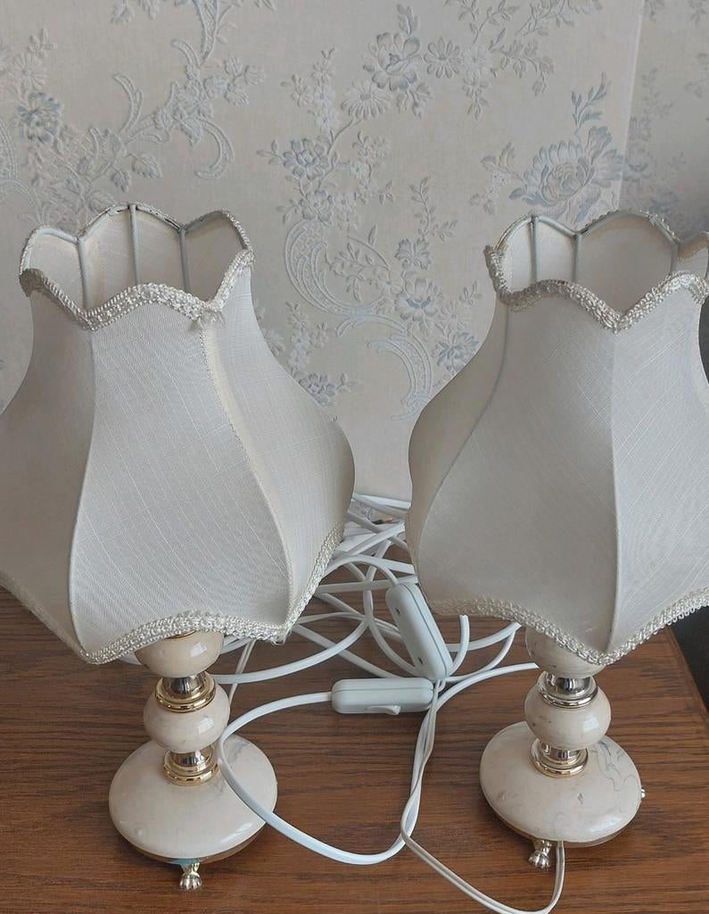 Duo van nachtlampjes., Ophalen