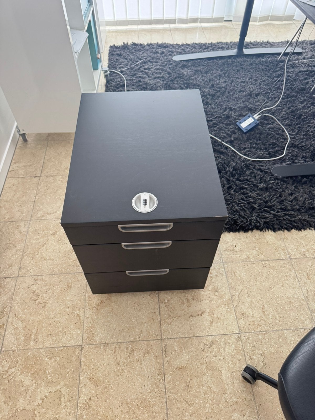 Ladw kast ikea met slot, Enlèvement, Comme neuf