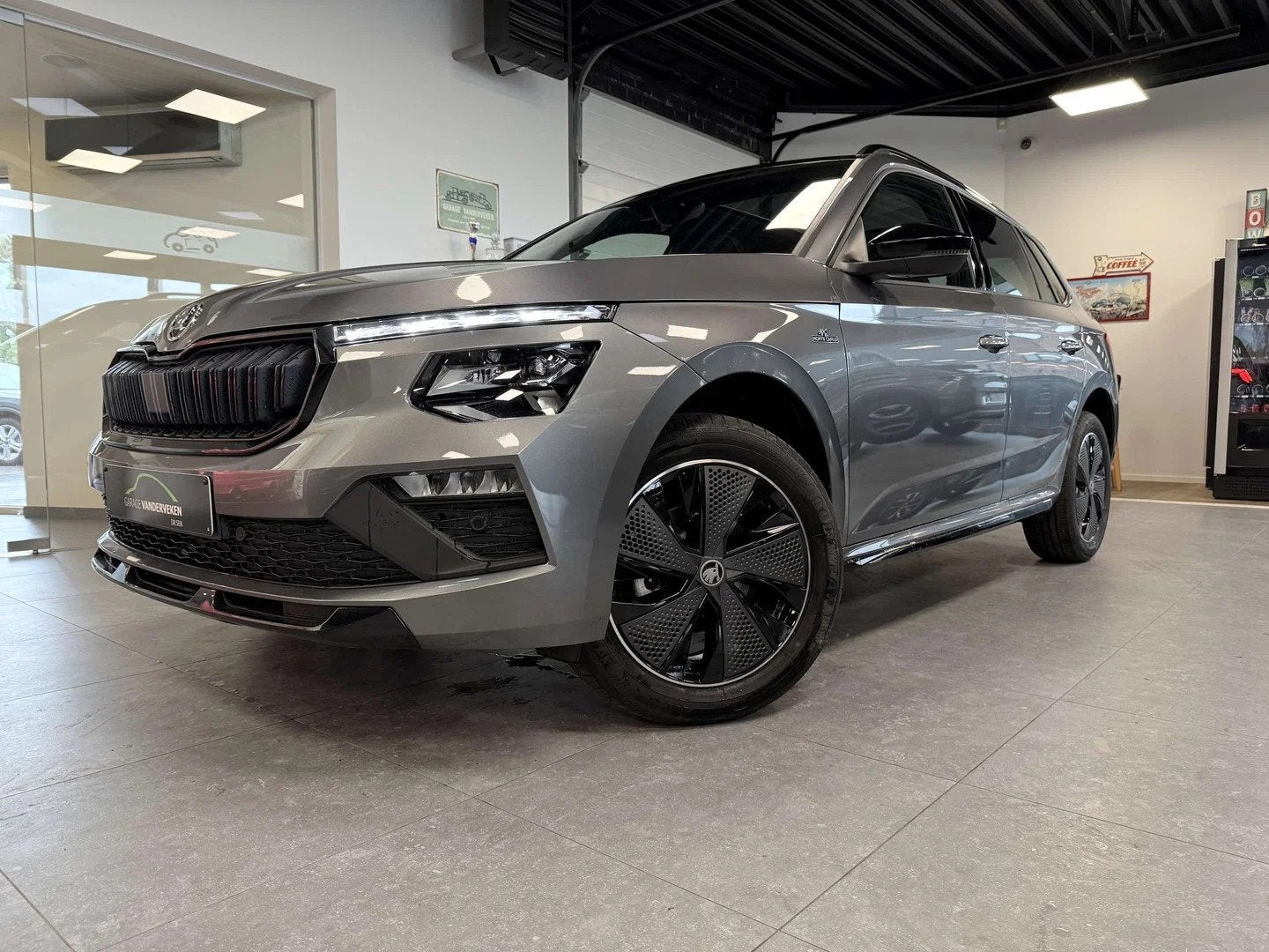 Skoda Kamiq Kamiq 1.5 TSI ACT Monte Carlo DSG NIEUW ! 0km!, Autos, Neuf, Argent ou Gris, Achat, 110 kW
