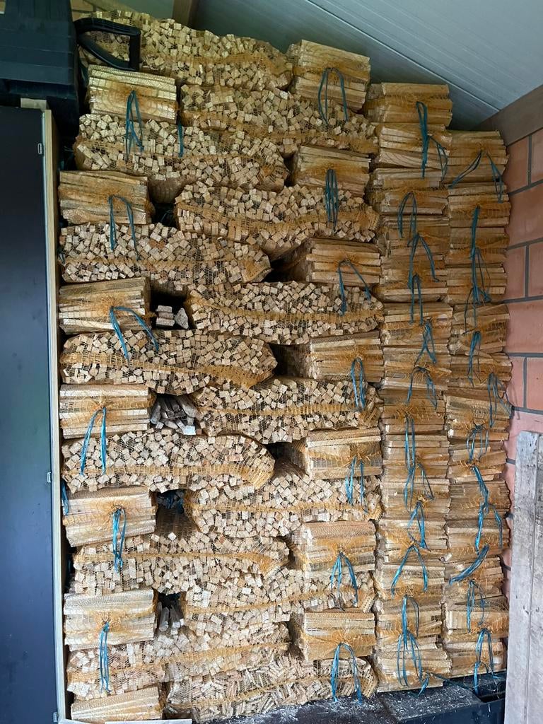 Droge zakken aanmaakhout aan 5 euro per stuks 10 a 12 kg, Ophalen of Verzenden