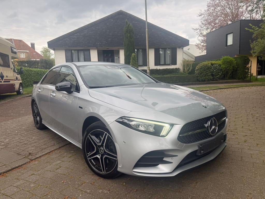 Mercedes A250e AMG-PACK 2020 143000km First Hand, Auto's, Mercedes-Benz, Euro 6, https://public.car-pass.be/vhr/0e992769-d6c5-45d2-901d-09844f372e34