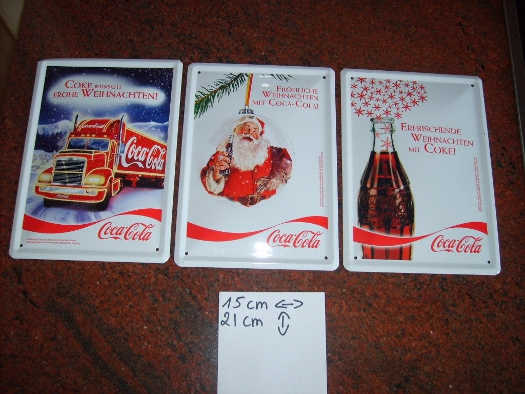Coca Cola plakkaat reclame 3 verschillende stuks 15 x 21 cm, Verzamelen, Ophalen of Verzenden, Zo goed als nieuw, Reclamebord
