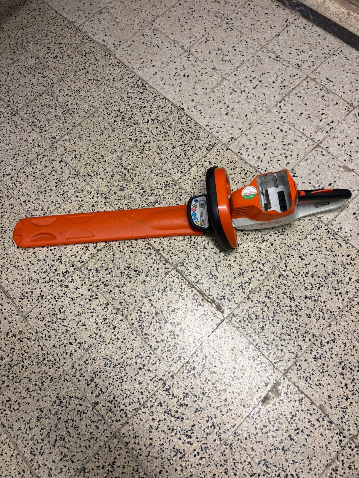 Le style de taille-haie possède 65, Enlèvement, Comme neuf, Batterie