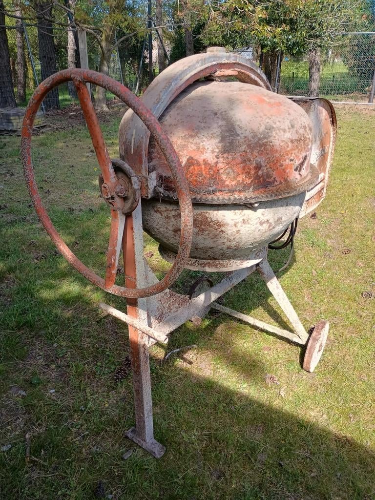 Beton molen klein, Enlèvement