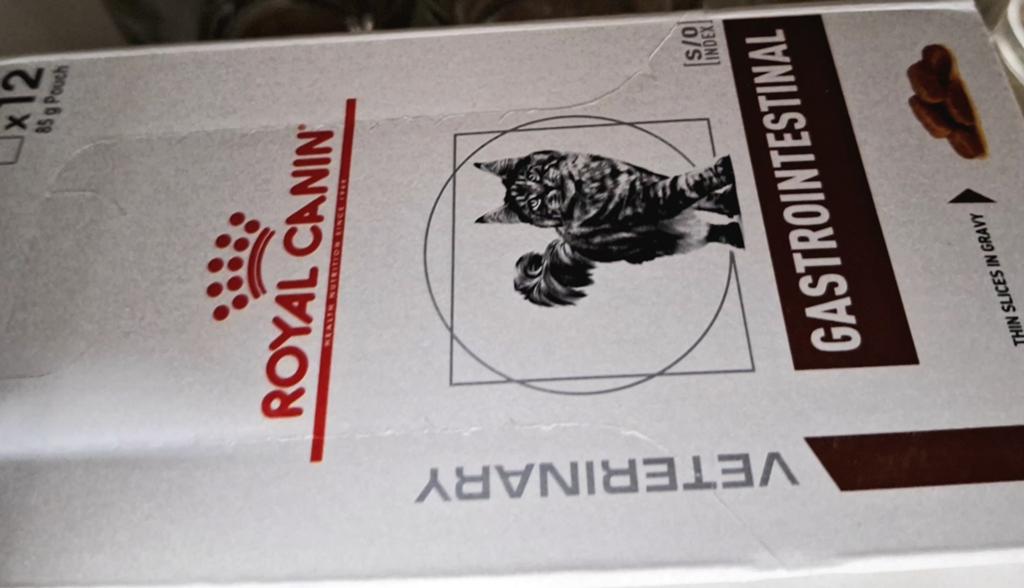 Carton de royal canin veterinary diet digestive care chat, Enlèvement, Chat