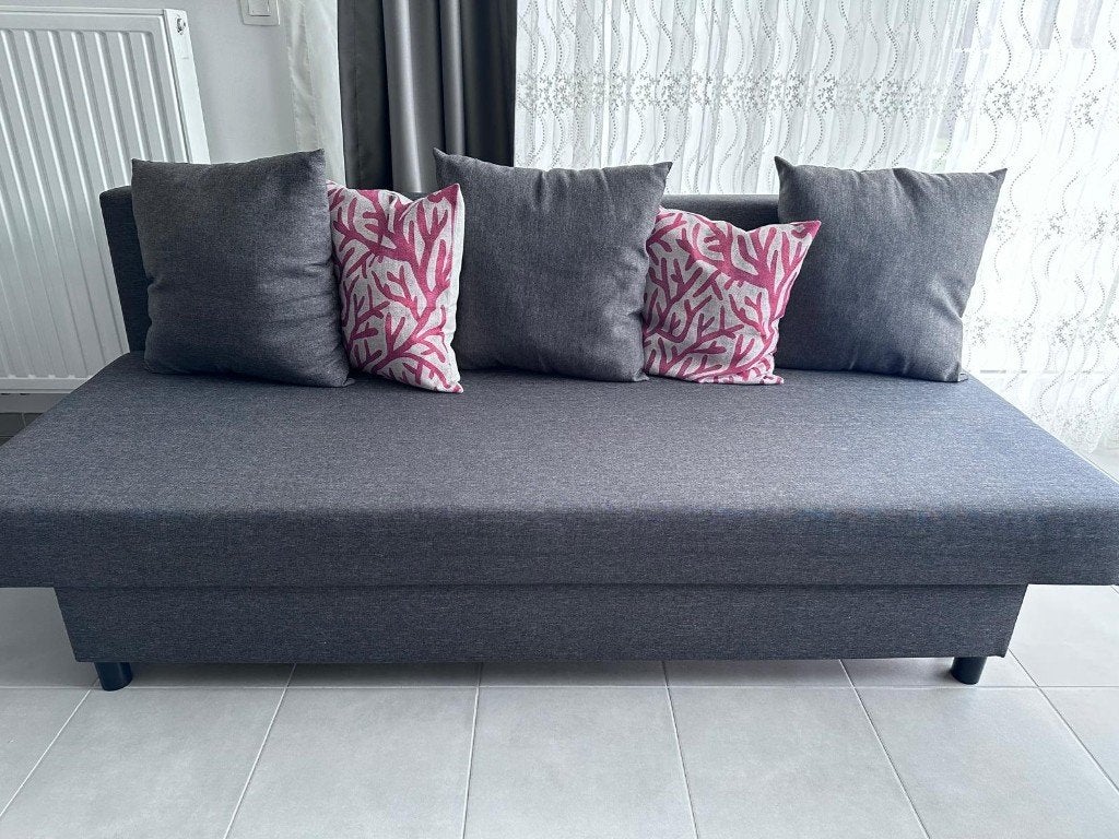 IKEA - Canapé lit gris avec coffre - À enlever avant 11/07, Huis en Inrichting, Zetels | Zetels en Chaises Longues, Zo goed als nieuw