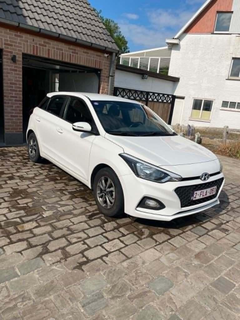 hyundai i20, Voorwielaandrijving, Stof, Zwart, Handgeschakeld