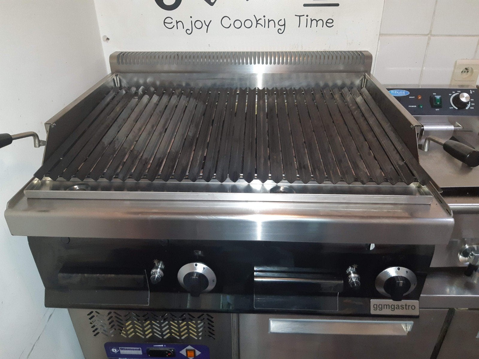 Gas grill lavastenen, Ophalen