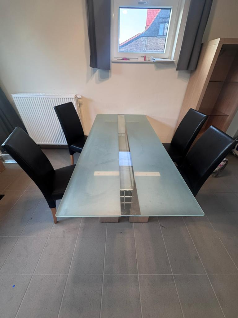 Glastafel en 4 zwarte stoelen, Ophalen, Gebruikt, 4 tot 6 stoelen