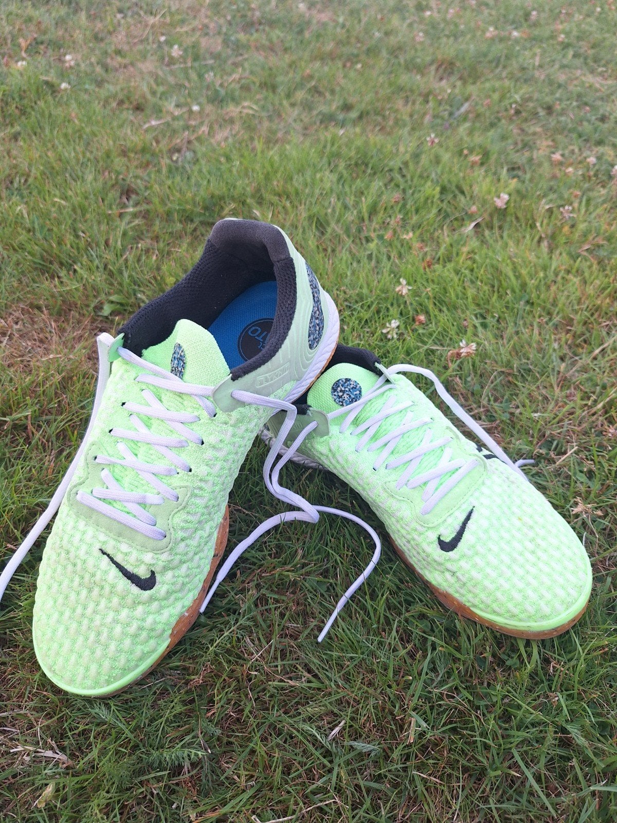 Chaussures de football en salle : Nike React Gato IC, Sports & Fitness, Enlèvement