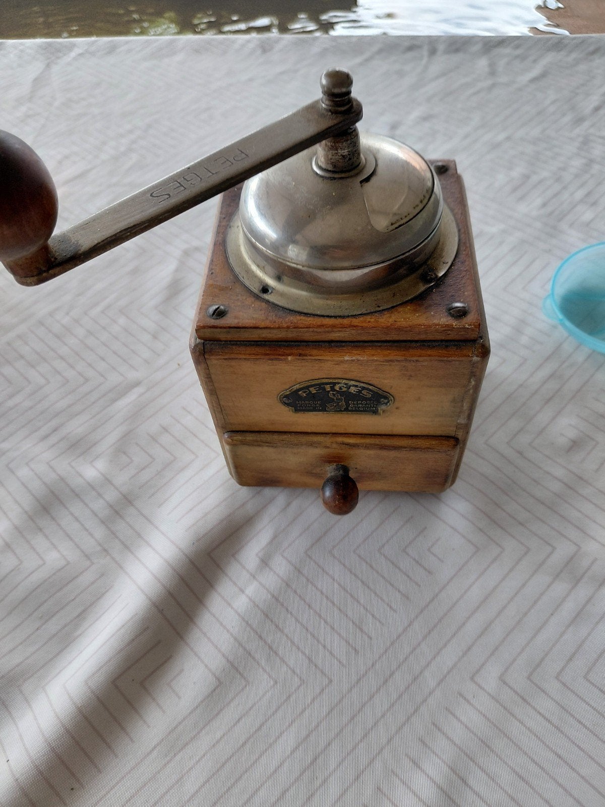 vintage koffiemolen, Ophalen