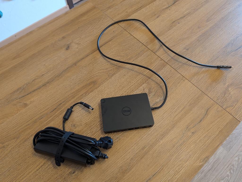 Docking station USB-C dell k17a, Computers en Software, Dockingstations, Zo goed als nieuw, USB-hub, Harde schijf, Laptop, Tablet