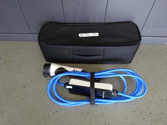 Câble de recharge électrique d'un Hyundai Kona, -, 3 mois de garantie, Utilisé, Hyundai