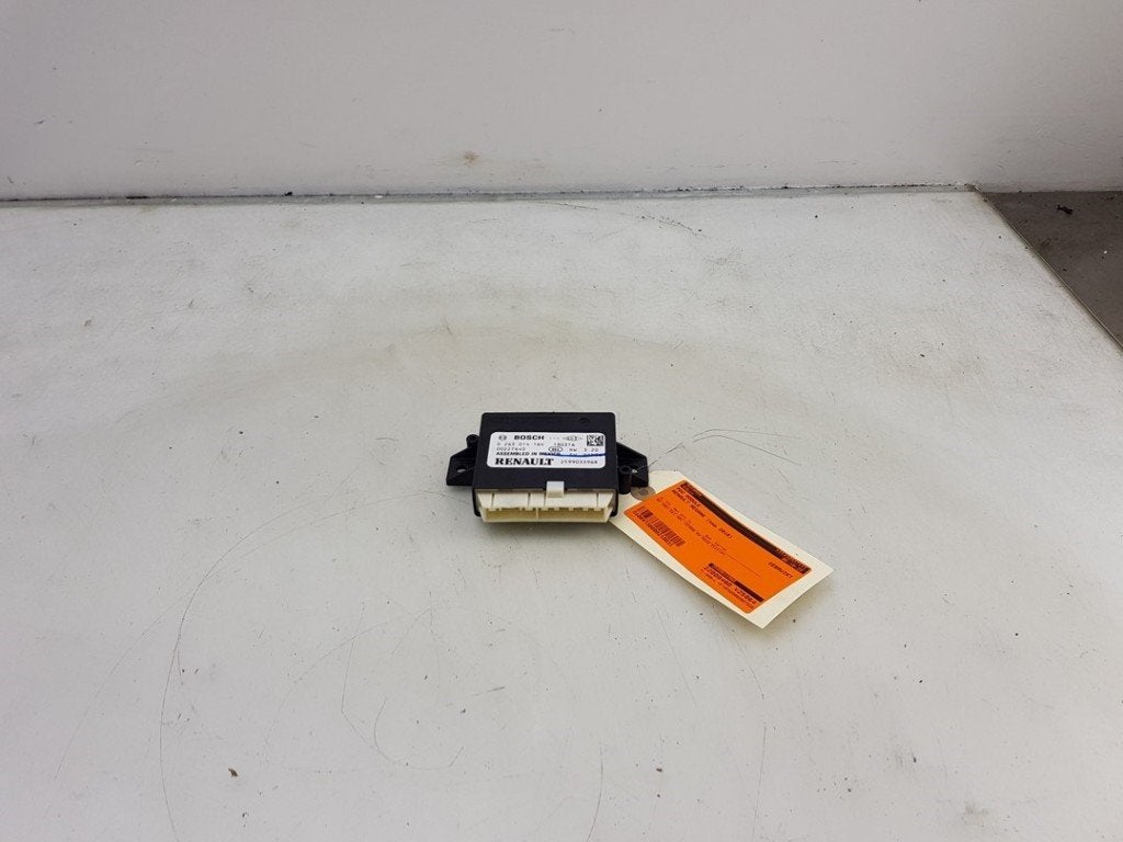 COMPUTER PDC Renault Megane IV Estate (RFBK) (01-2016/-), Gebruikt, Renault