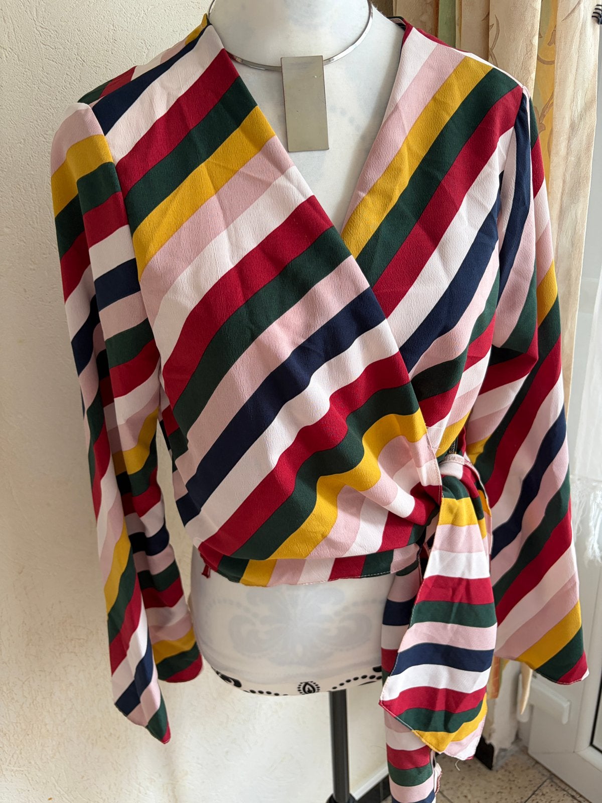 Primark 42 wikkelblouse — NIEUW MET TAG, Kleding | Dames, Topjes, Ophalen of Verzenden, Zo goed als nieuw