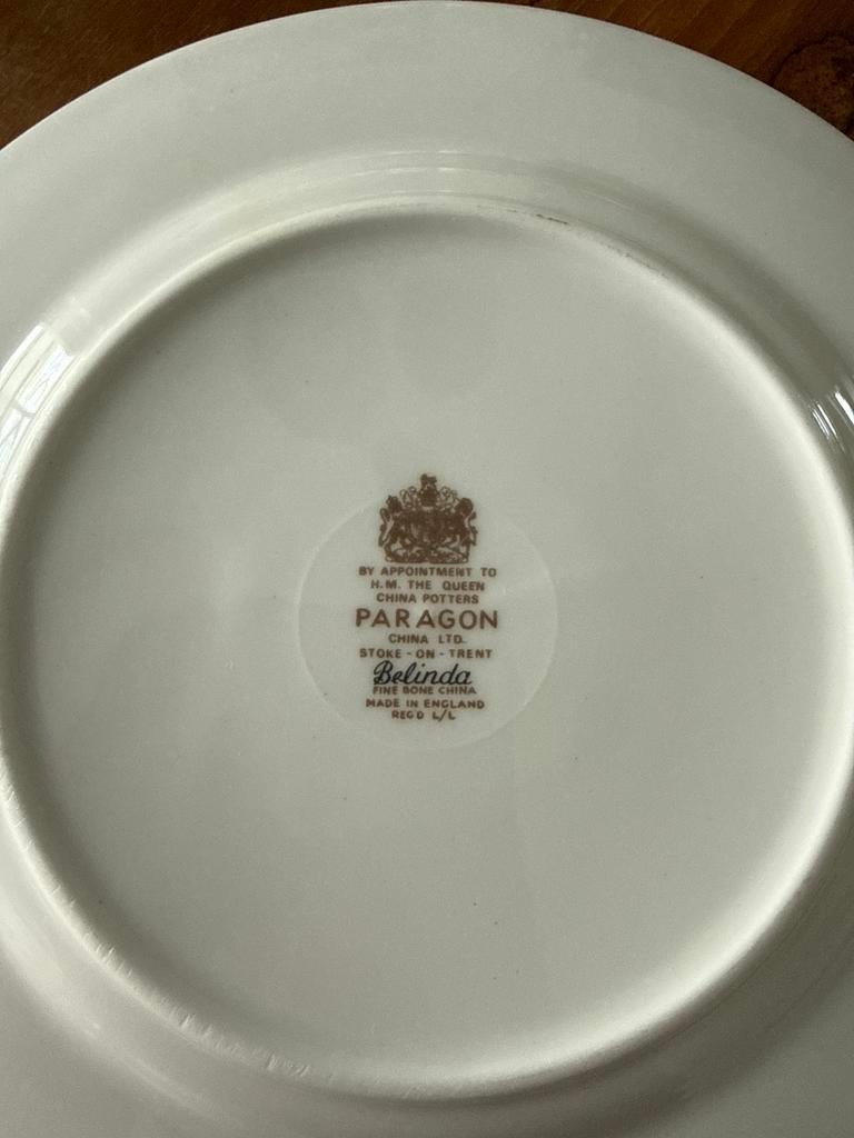 Paragon Belinda thee(Engels porselein met 22kt gouden rand), Enlèvement