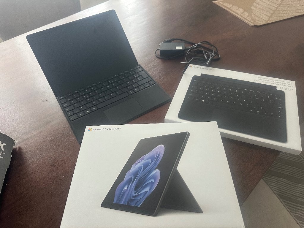 Microsoft surface pro 9, Computers en Software, 256 GB, 8 GB, 13 inch, Zo goed als nieuw